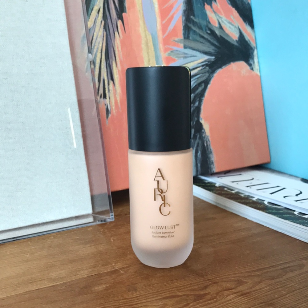 AURIC GLOW LUST Radiant Luminizer in Selenite